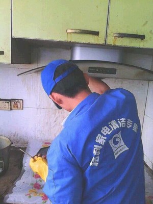 家電維修店老板新行業(yè)家電清洗養(yǎng)家糊口不是問題