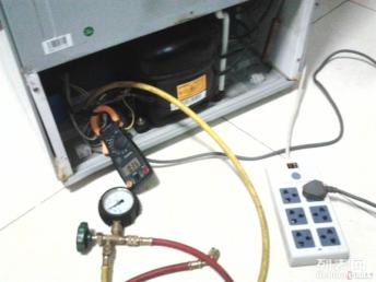 海珠區(qū)專業(yè)冰箱維修 冷柜加氟加雪種超低價服務(wù)