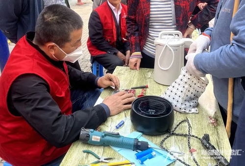 磨刀補鞋修家電 烏魯木齊便民巴扎的小修小補生活紀實